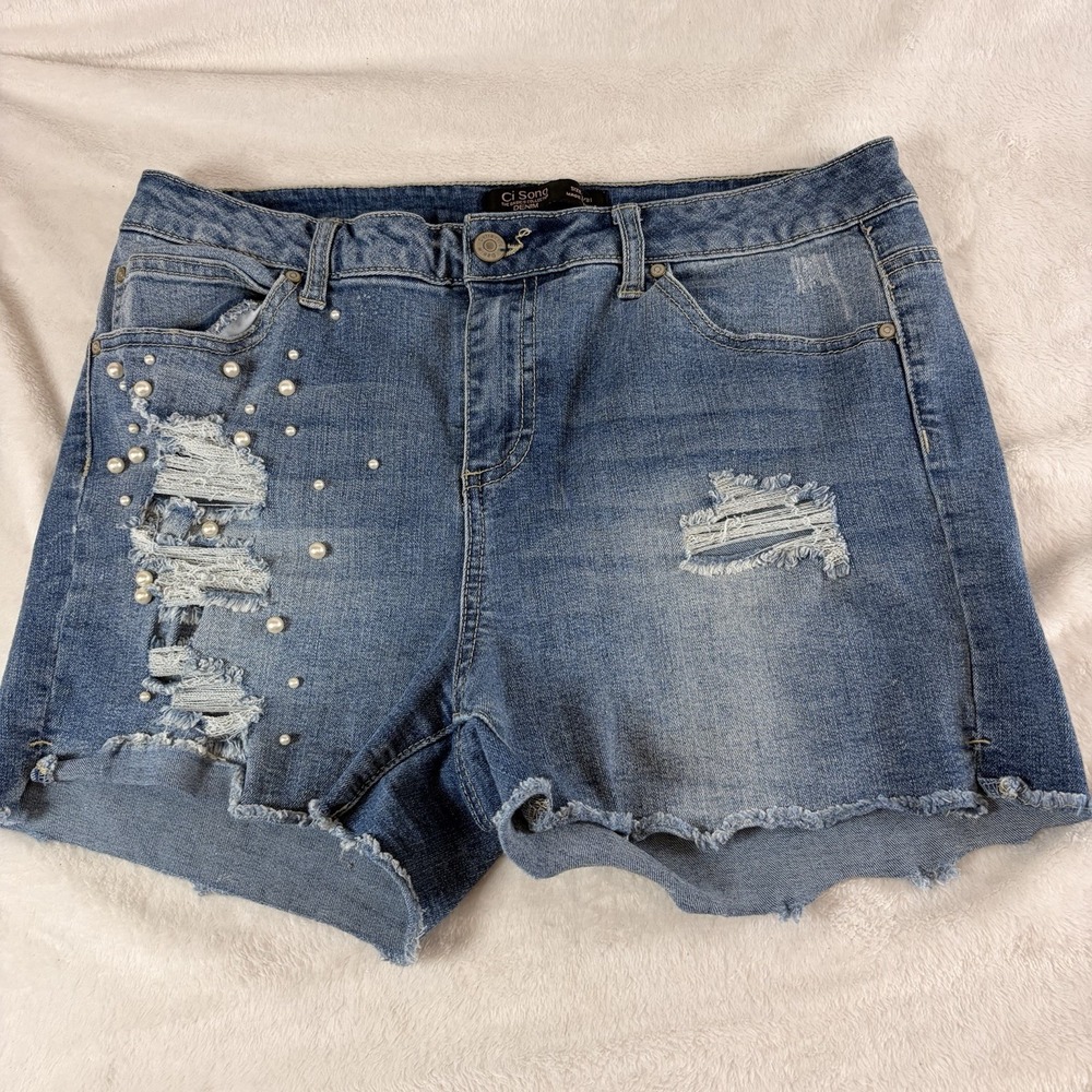 Ci Song Denim Shorts Distressed Pearlβ embellished 13/31 Y2K style Festival Raw